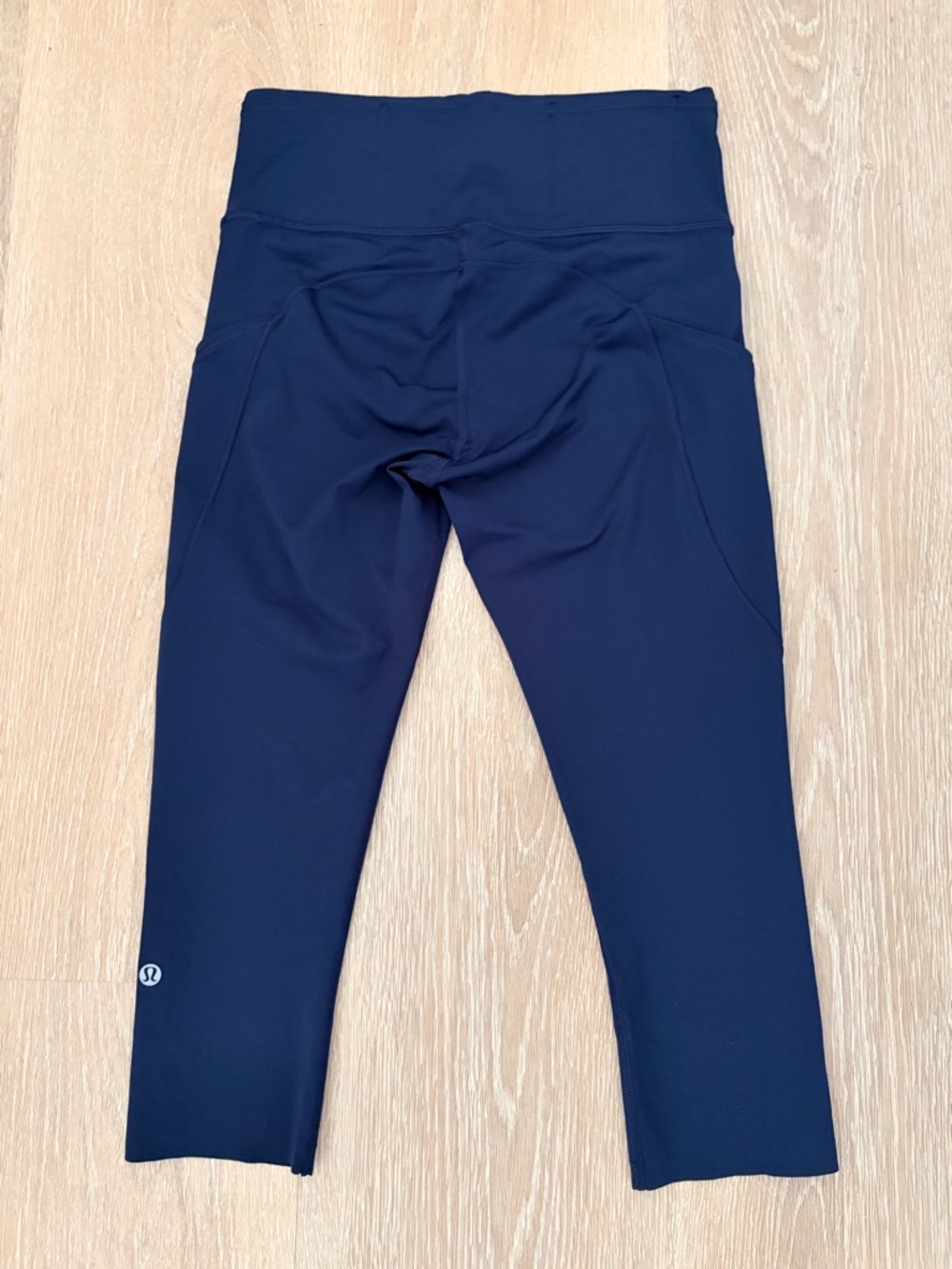 lululemon athletica Navy Mid-Rise Cropped Leggings- Size 6 (SM) - Picture 2 of 10